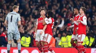 场攻防两端 场攻防两端